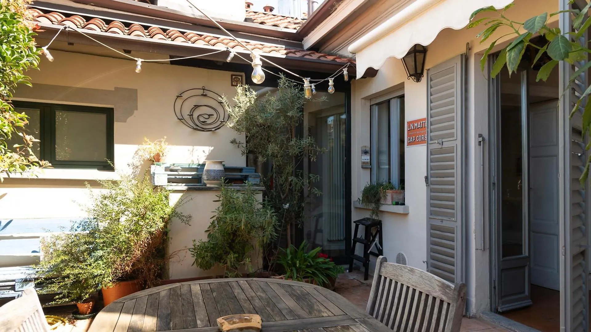 Youhosty - Nerino 10 Mailand