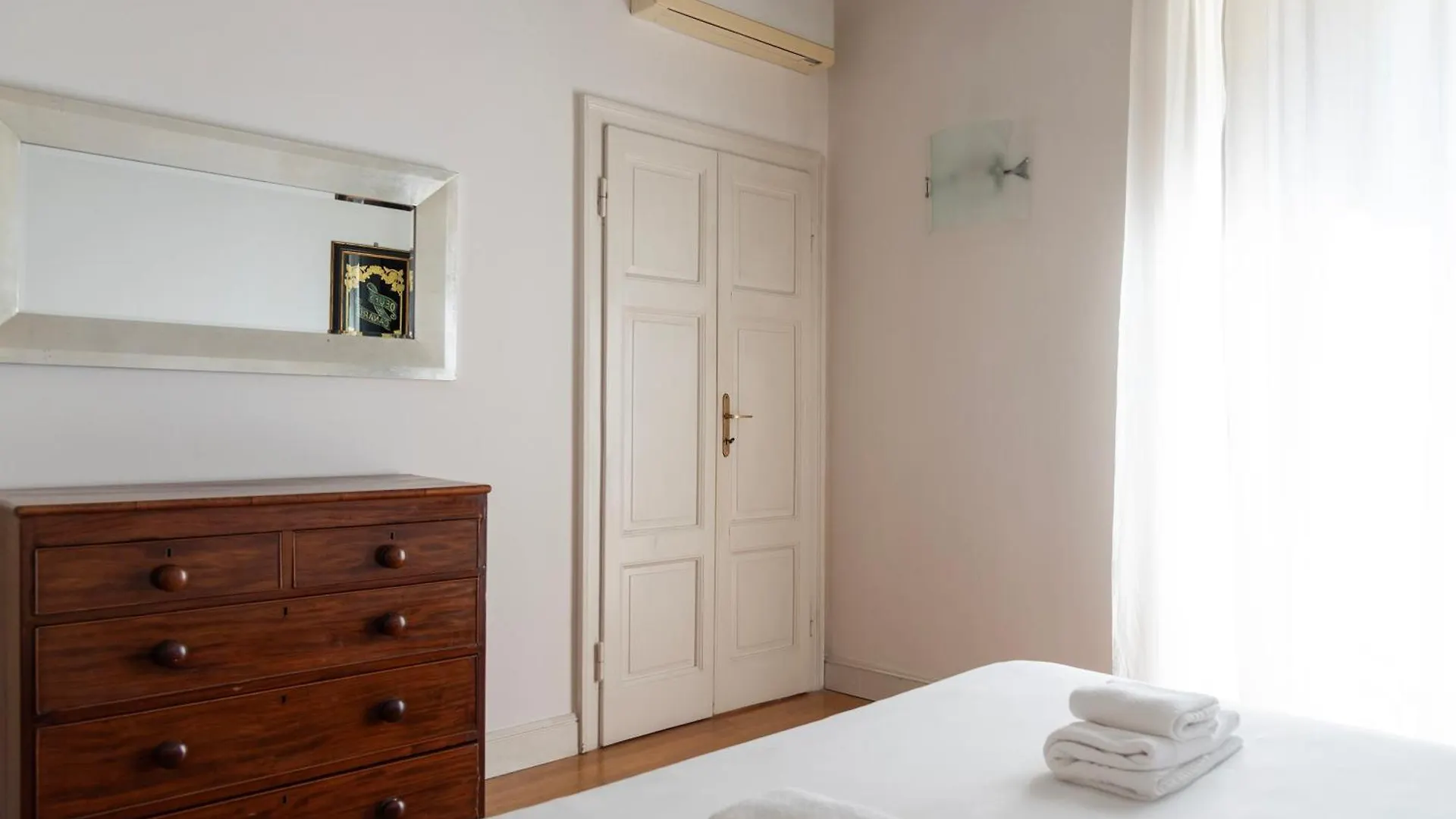 Youhosty - Nerino 10 Mailand Italien