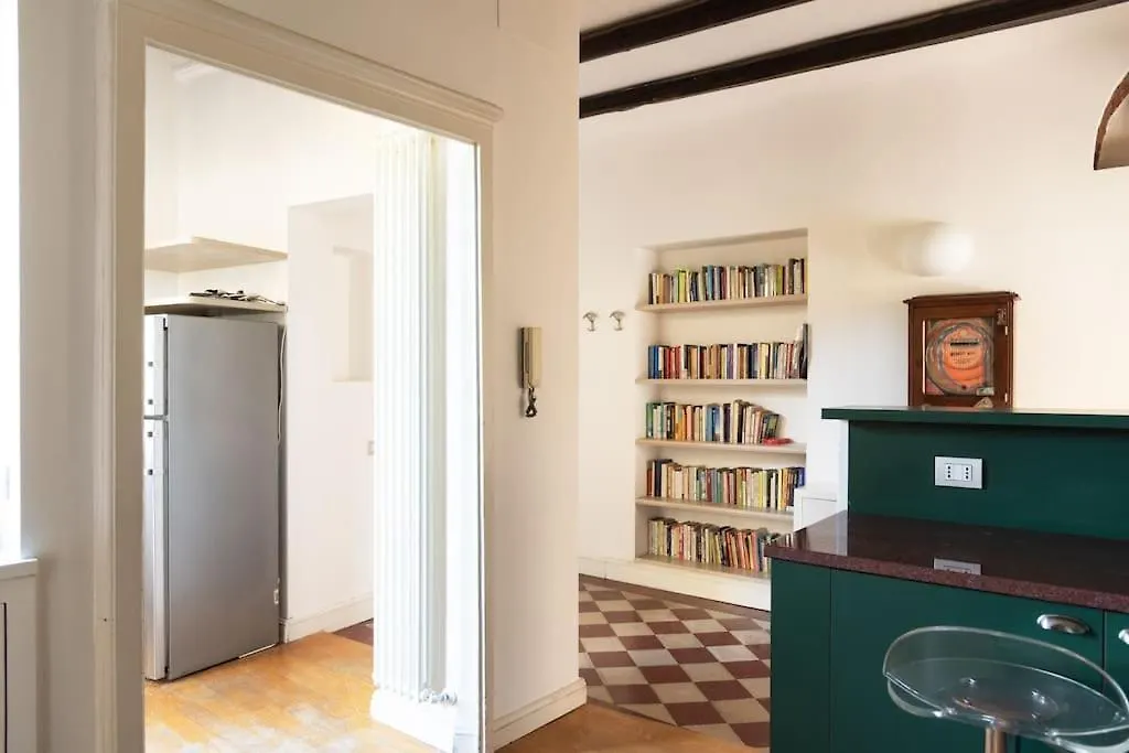 Apartment Youhosty - Nerino 10 Milan