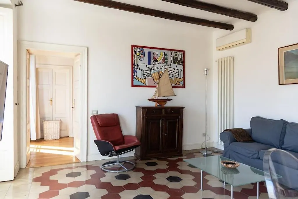 Apartment Youhosty - Nerino 10 Milan